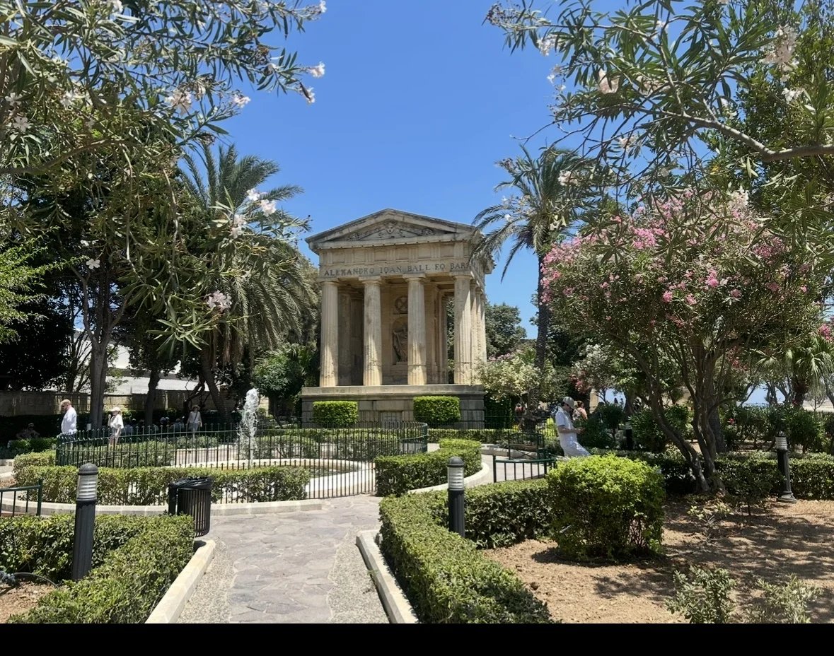 Lower Barrakka Gardens mit Alexander-Ball-Denkmal in Valletta, Malta