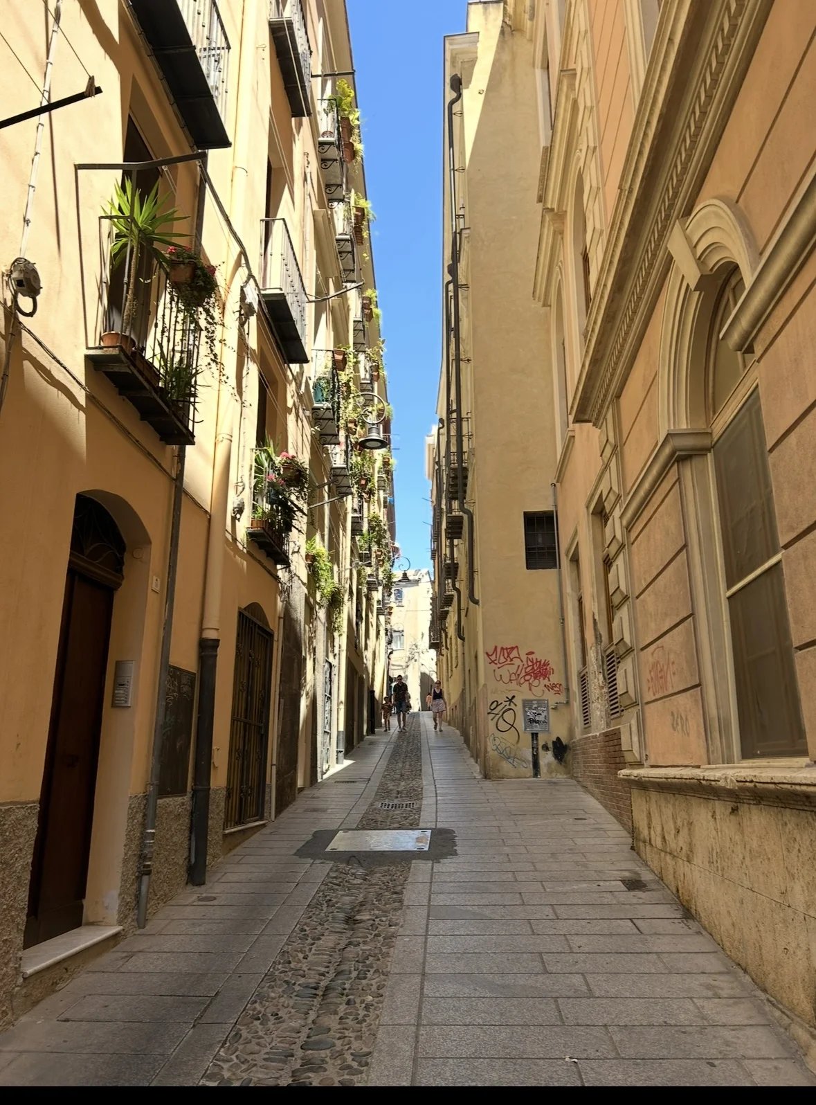 Altstadtgasse beim Bastione di Saint Remy in Cagliari, Sardinien